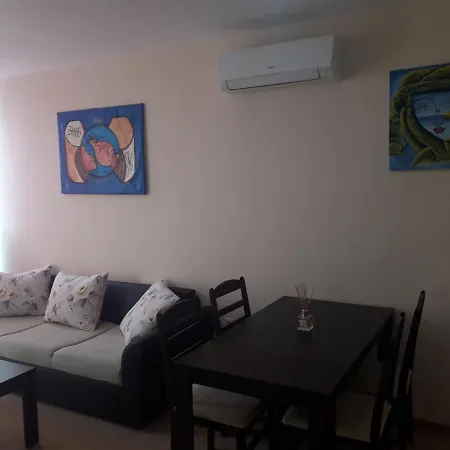 Gradina Sunny Deluxe Apartament